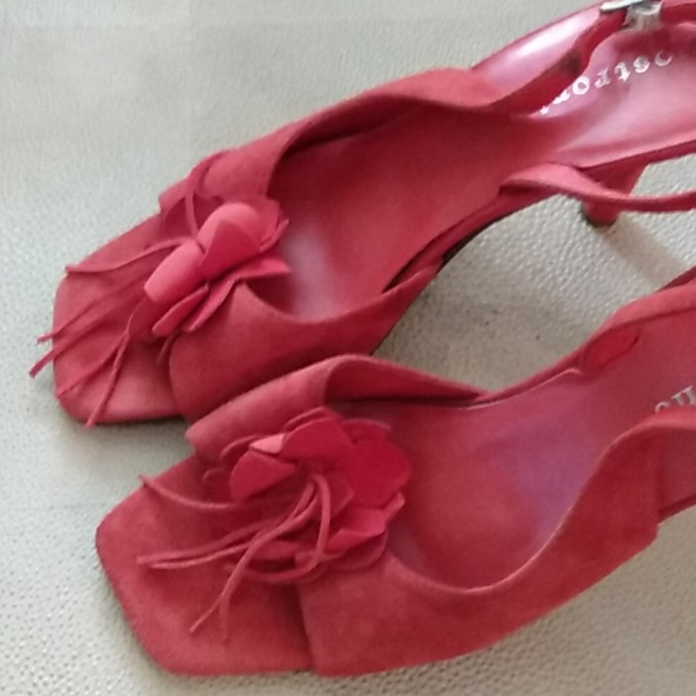 Shoes - Picture 6 of 8